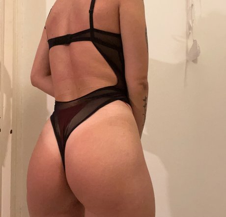 Naakte gelekte OnlyFans-foto van Romanian Girl