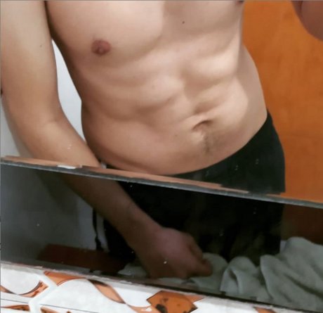 Naakte gelekte OnlyFans-foto van Miguelmazo193