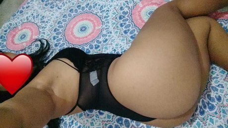 Naakte gelekte OnlyFans-foto van Negra