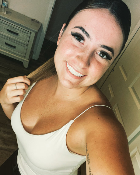 Naakte gelekte OnlyFans-foto van Casey