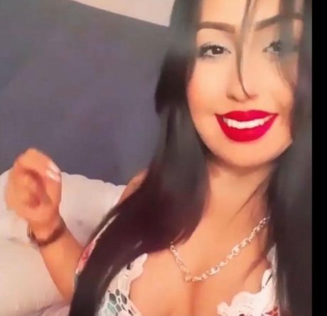 Mia Muoz