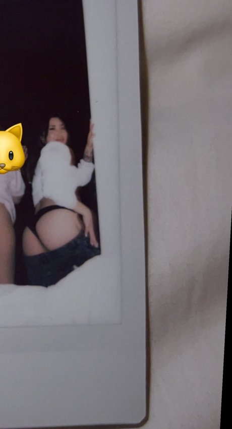 Naakte gelekte OnlyFans-foto van Minhabod
