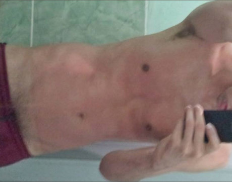 Naakte gelekte OnlyFans-foto van Milo