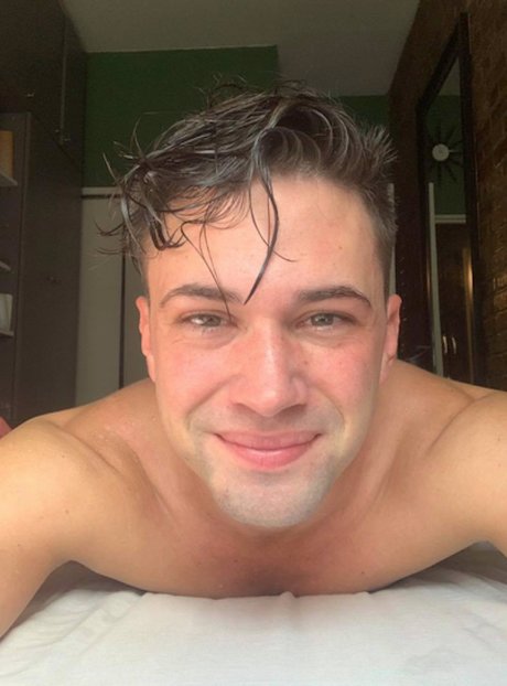 Naakte gelekte OnlyFans-foto van Milo Hudson