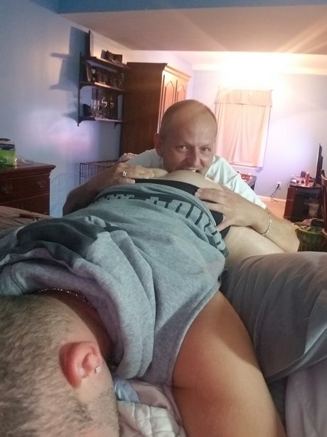 Naakte gelekte OnlyFans-foto van Joey Ampamp Matt