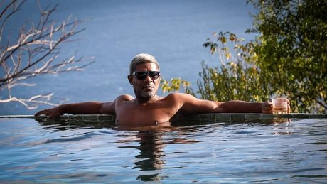 Naakte gelekte OnlyFans-foto van Nate Strickland