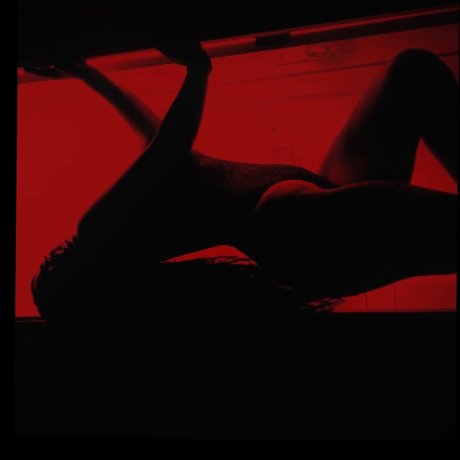 Naakte gelekte OnlyFans-foto van Certified Mama
