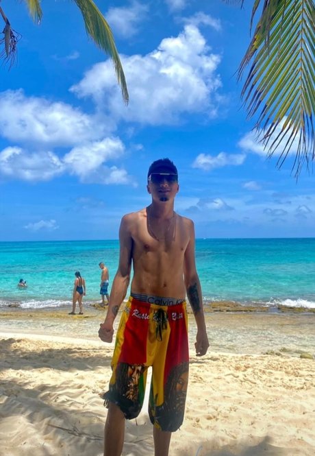 Naakte gelekte OnlyFans-foto van Cdanielrodriguez
