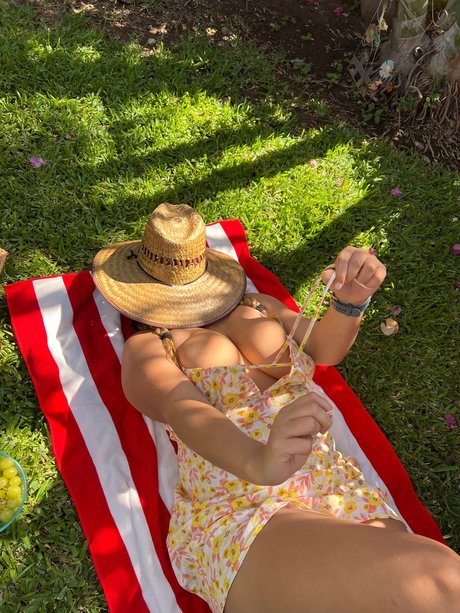 Naakte gelekte OnlyFans-foto van Andy Fuegos 
