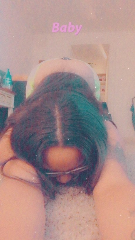 Naakte gelekte OnlyFans-foto van Chanelllyy