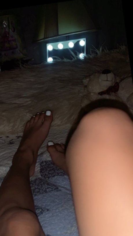 Naakte gelekte OnlyFans-foto van Cece 