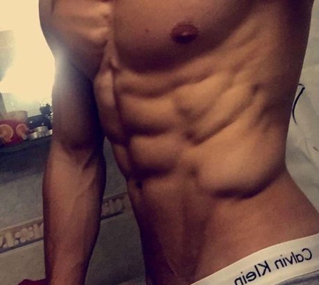 Naakte gelekte OnlyFans-foto van Andy
