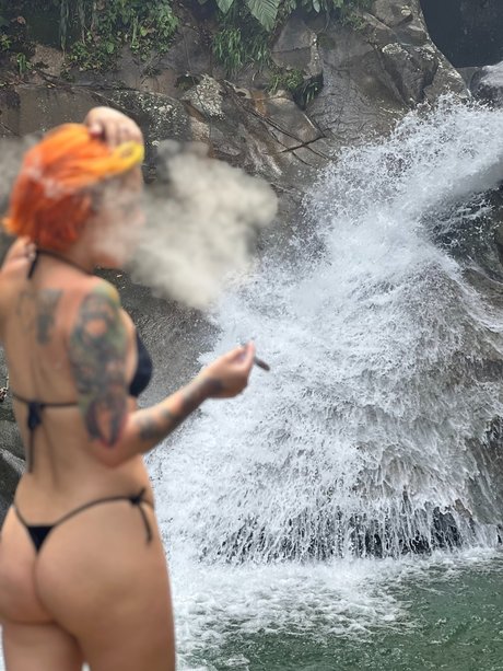 Naakte gelekte OnlyFans-foto van Carolina 