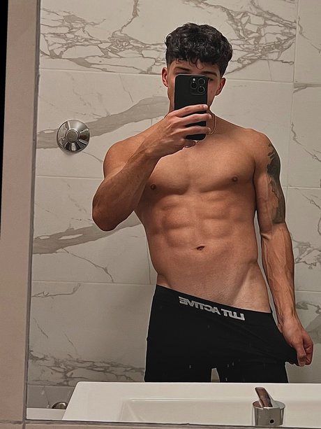 Naakte gelekte OnlyFans-foto van Soldier 
