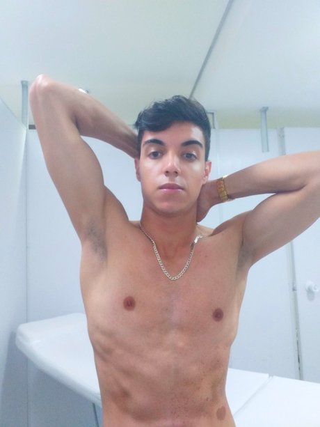 Naakte gelekte OnlyFans-foto van Jhonny