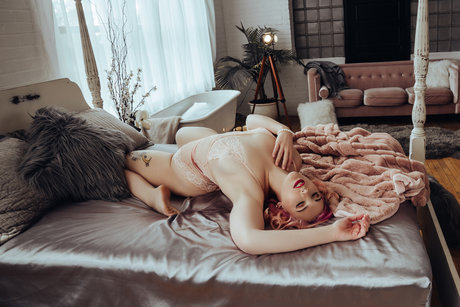 Naakte gelekte OnlyFans-foto van Missharleen