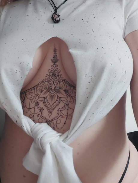 Naakte gelekte OnlyFans-foto van Clare