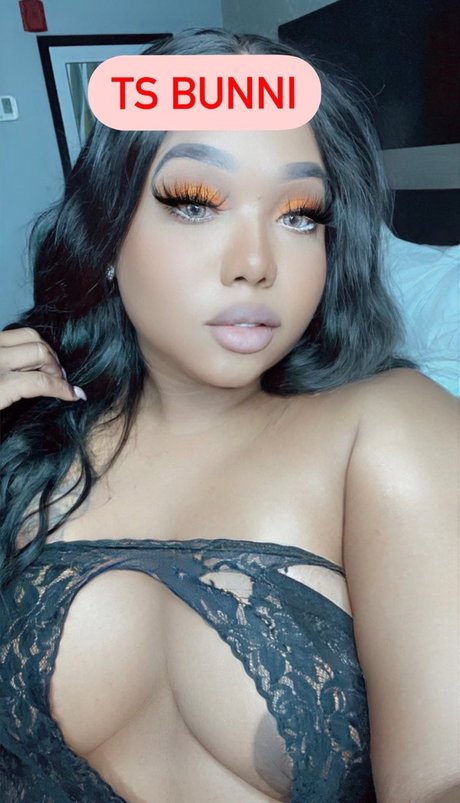 Naakte gelekte OnlyFans-foto van Bunni Winterz