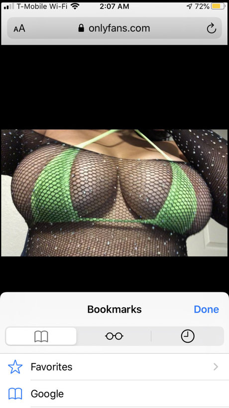 Naakte gelekte OnlyFans-foto van Miss Ava Love