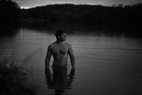 Naakte gelekte OnlyFans-foto van Jdt Photo