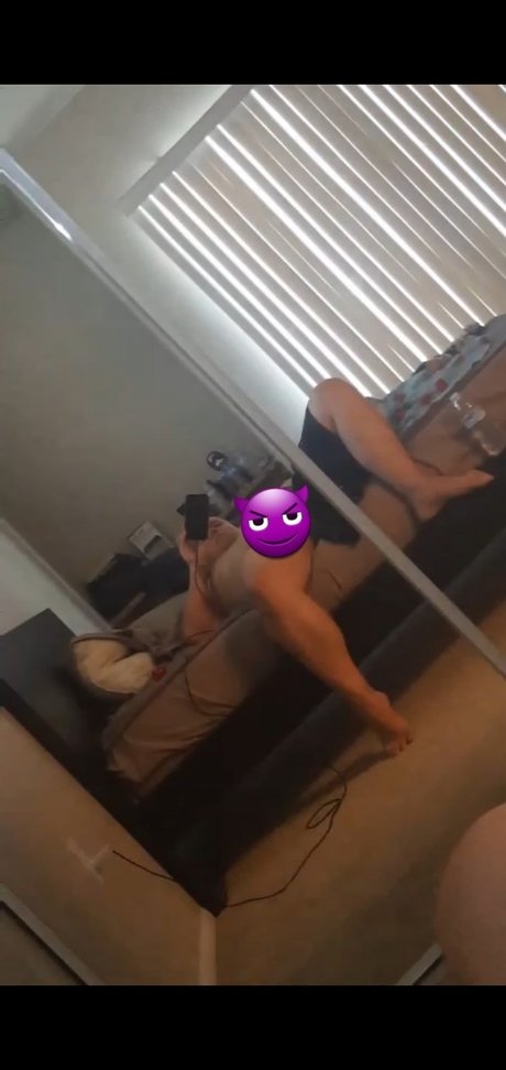 Naakte gelekte OnlyFans-foto van Sd14z