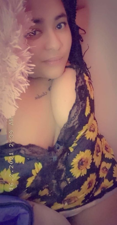Naakte gelekte OnlyFans-foto van Abby Kay