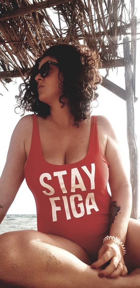 Naakte gelekte OnlyFans-foto van Paola Eros