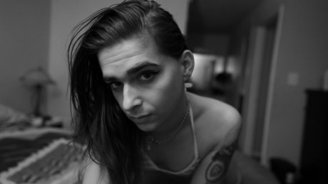 Naakte gelekte OnlyFans-foto van Miss Little Surprise