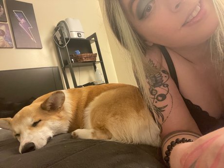 Naakte gelekte OnlyFans-foto van Sara Michelle  
