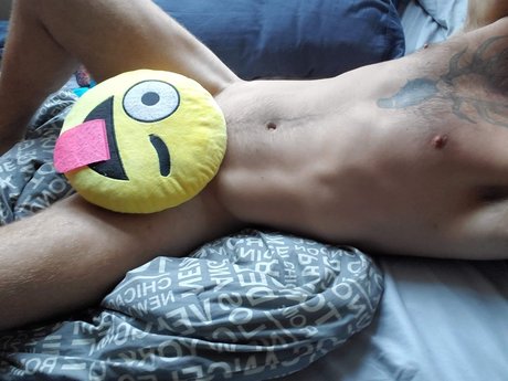 Naakte gelekte OnlyFans-foto van Misha Wolf   Dom Mister Wolf Heslut