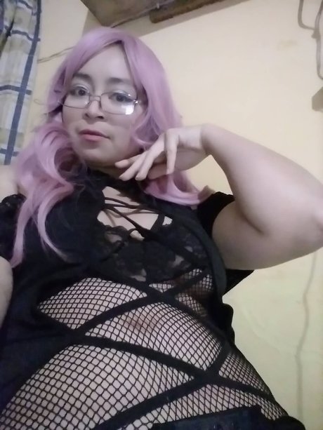 Naakte gelekte OnlyFans-foto van Miss Minoes