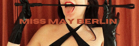 Naakte gelekte OnlyFans-foto van Miss May Berlin