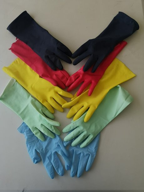 Naakte gelekte OnlyFans-foto van Miss Latex Gloves