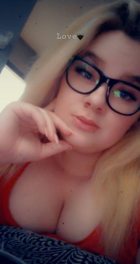 Naakte gelekte OnlyFans-foto van Kathleen