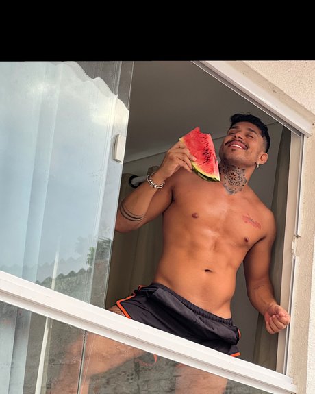Naakte gelekte OnlyFans-foto van Jeosan