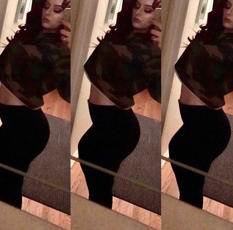 Naakte gelekte OnlyFans-foto van Candi Love