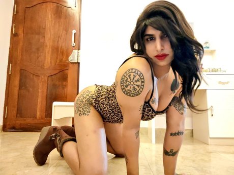 Naakte gelekte OnlyFans-foto van Jazz Jazz