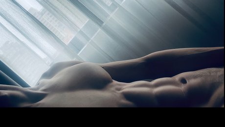 Naakte gelekte OnlyFans-foto van  Jiang
