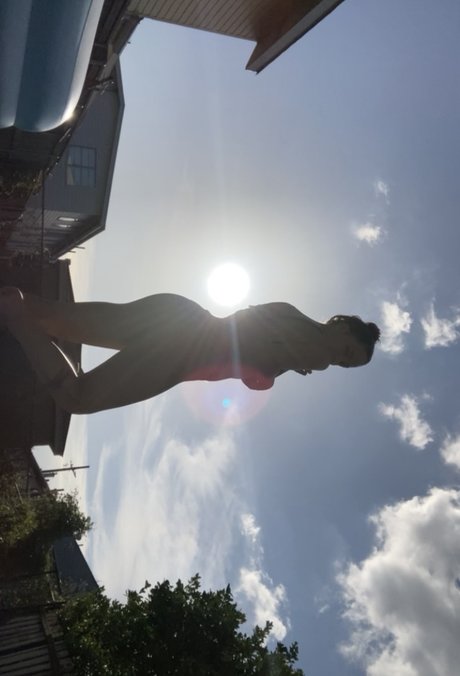 Naakte gelekte OnlyFans-foto van Caile