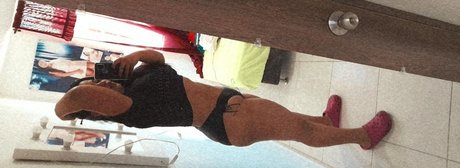 Naakte gelekte OnlyFans-foto van Camila Puerta