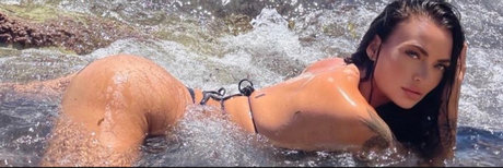 Naakte gelekte OnlyFans-foto van Chloe Lopezz