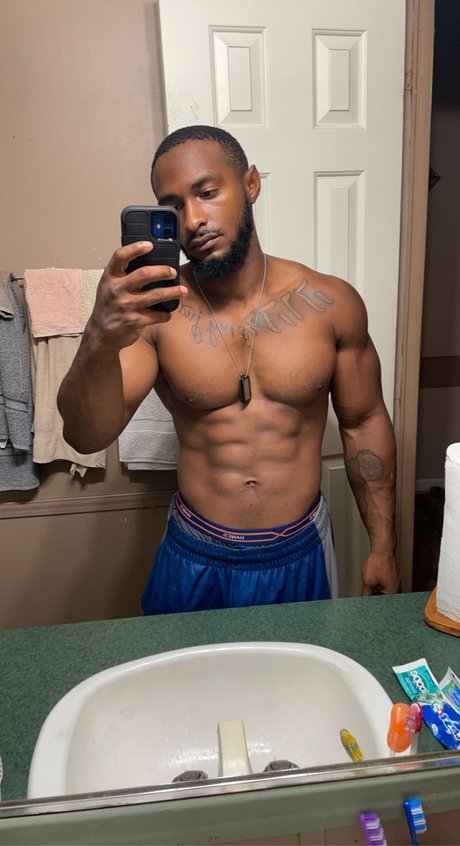Naakte gelekte OnlyFans-foto van Daddy Yaakov