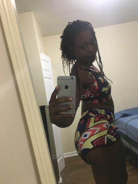 Naakte gelekte OnlyFans-foto van Jannie Banks