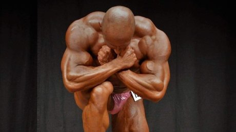 Naakte gelekte OnlyFans-foto van Hotbodybuilder