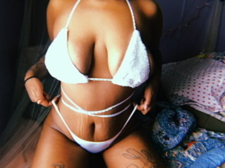 Naakte gelekte OnlyFans-foto van  Kink Of The Hill 