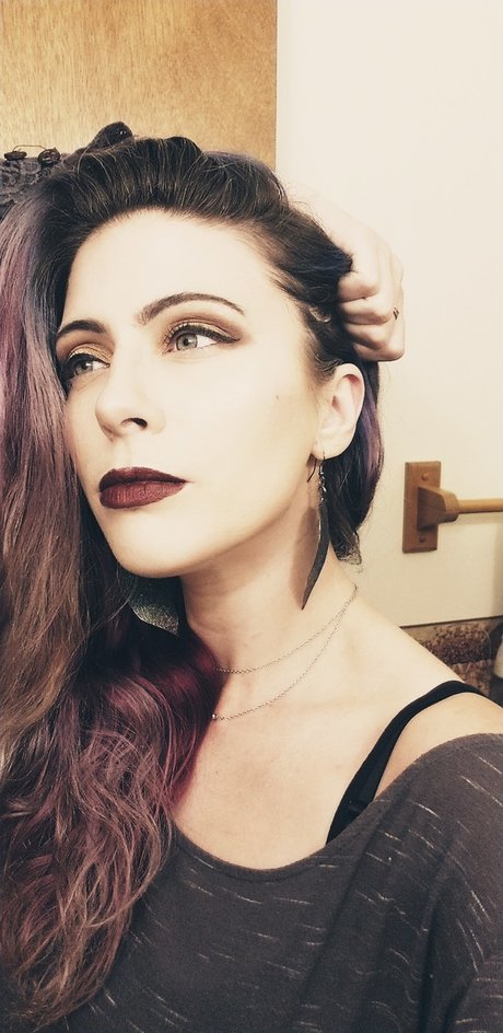 Naakte gelekte OnlyFans-foto van Mistress Lilith Rose