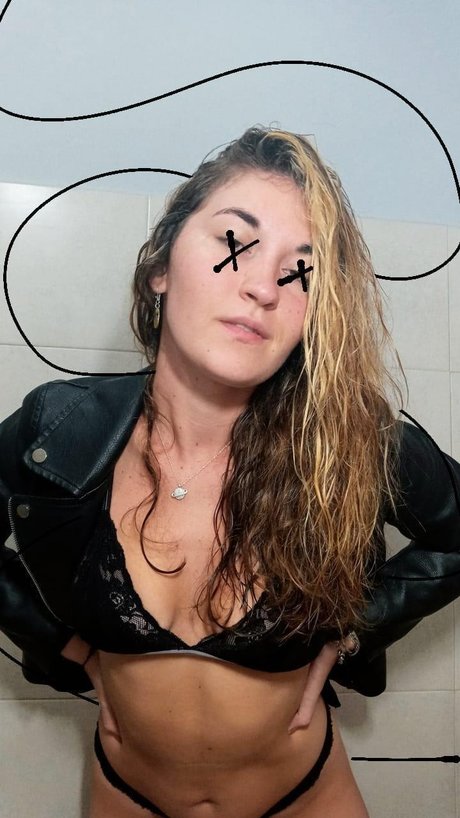 Naakte gelekte OnlyFans-foto van Jazmn