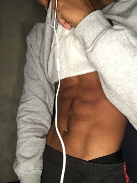 Naakte gelekte OnlyFans-foto van Jbarantes