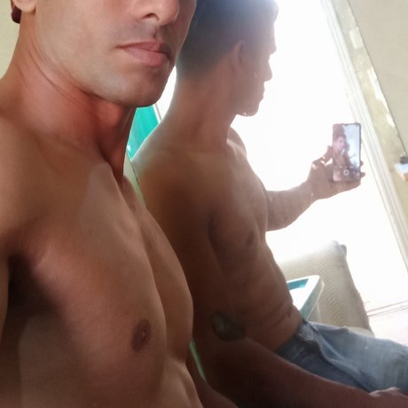 Naakte gelekte OnlyFans-foto van Hot Geral1479 
