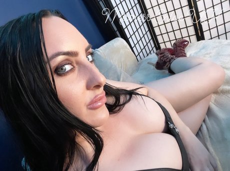 Mistress Chloe Xxx
